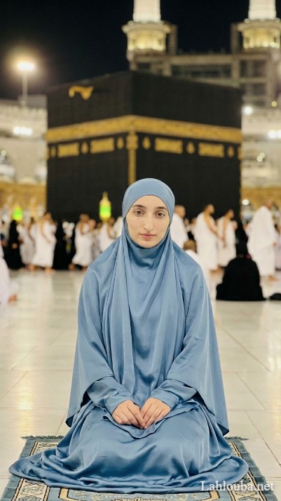 خلفيات بنات محجبات امام الكعبة 2026